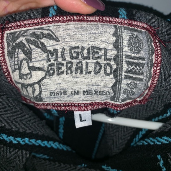 poncho - Picture 3 of 3